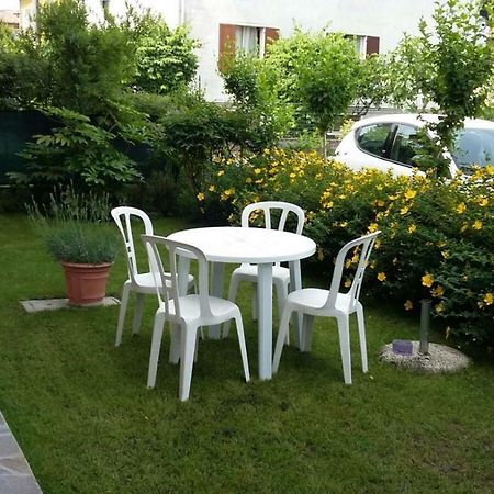 Casa Nanny Apartment Монцамбано Екстериор снимка